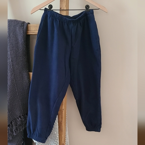 3/$20 Cropped Navy Joggers Size S - Picture 1 of 5